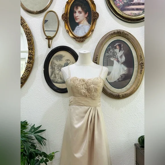 David’s Bridal Champagne Satin Rosette Dress - Size 6 - Picture 2 of 6